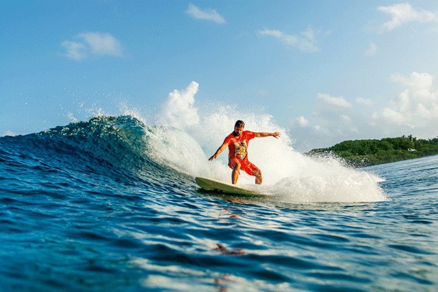 Miguel Surfing